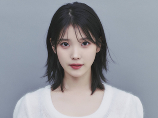 아이유, 올해도 변함없이 전한 선행…오늘(16일) 생일 맞아 2억원 기부