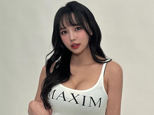 '도수치료 걔' 前 치어리더 윤영서, 맥심에 떴다...파격 화보 공개