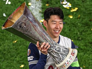 ‘뭐해? 당장 진행시켜!’ 英 매체, 토트넘에 손흥민 벽화 남길 것 제안했다...“지난날에 대한 보상 받아야”