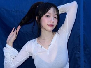 '워터밤 여신' 시스루로 드러낸 '헉' 소리나는 볼륨감