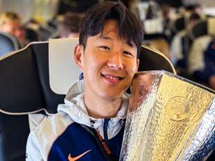 ‘UEL 우승! 부상 투혼이었나?’ 손흥민, PL 최종전 결장…“발 부상 회복 안 됐어”