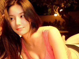 권은비 과감한 비키니 자태…女아이돌 원톱 건강미 맞네