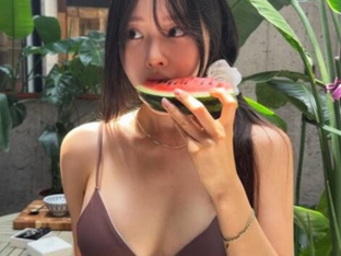 ♥박성광 '3대 도둑' 등극..이솔이, 과감히 드러낸 섹시 비키니 자태
