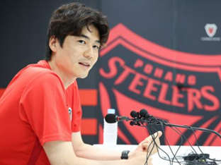 FC 서울서, 포항 유니폼 입은 기성용, “포항이 좋은 성적을 내고 마무리하는 게 내 가장 큰 목표”