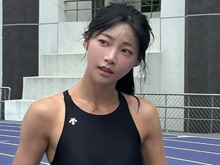 '육상 카리나' 김민지, 복근까지 美쳤다…감탄만 나오는 근육질 몸매