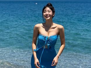 치어리더 안지현, 바다보다 청량한 수영복 자태…화보 같은 비주얼