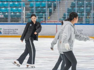 피겨여왕 김연아, 올해도 플레이윈터 피겨 아카데미서 꿈나무 지도