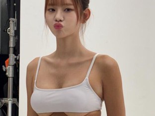 “입술에 담은 여름의 장난”…맹승지, 청량 웃음→시선 압도