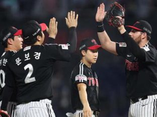 ‘노비츠키 형, 해냈습니다’ 독일, ‘MVP’ 슈로더 앞세워 센군의 튀르키예 꺾고 우승…32년 만에 이룬 유럽 정복