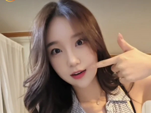 치어리더 김현영, '혀 낼름'→ 'E컵' 가슴 만지며 유혹…