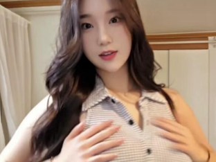 치어리더 김현영, '혀 낼름'→ 'E컵' 가슴 만지며 유혹… 