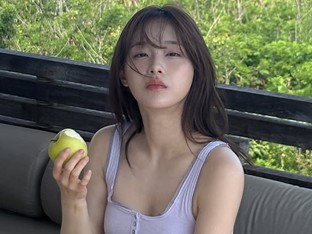 이달소 출신 츄, 베이글녀의 정석…깜찍한 비주얼에 반전 글래머러스 자태