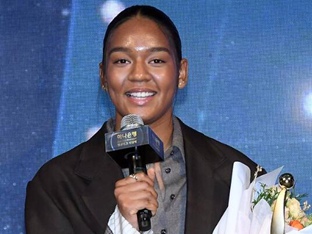 ‘무릎 부상-특별귀화 실패’ 키아나 스미스, 전격 은퇴 선언…“기대에 부응하지 못해 죄송”