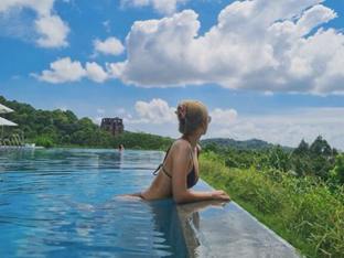 엘리, 비키니 속 명품 볼륨감…끈 하나만 덜렁 '뒤태 자랑'