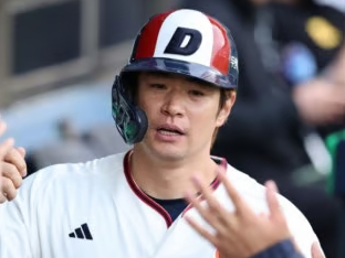 다행이다! 쓰러진 스테픈 커리, 큰 부상 피해…“허벅지 타박상·근육 염좌 확인, 추후 재검진”