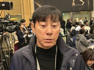 “폭행은 절대 없었다” 부인한 신태용 감독, 인도네시아로 출국했다…前 통역사가 직접 전해