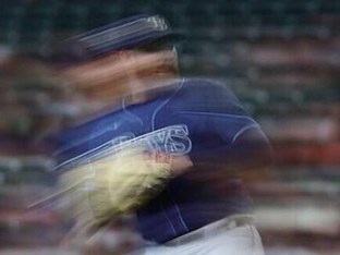 ‘18년 만의 8득점’ 위기의 ‘킹 제임스’ 일시적 부진 VS 기량 급하락