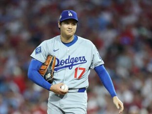 ‘18년 만의 8득점’ 위기의 ‘킹 제임스’ 일시적 부진 VS 기량 급하락