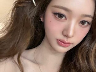 장원영, 성숙한 매력 겸비한 블랙 드레스 룩…살짝 드러낸 볼륨감 시선 강탈