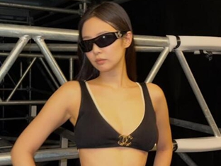 블랙핑크 제니, 혀 내밀고 도발…카메라도 놀랄 들이댐