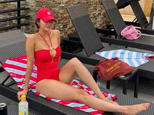 한그루, 볼륨 몸매 빛난 34살 여름에 