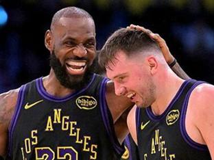 '클러치 13승 0패' 알고 보니 비결은 르브론? 대기록까지 단 1승 남았다