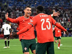'40살' 호날두, 독일 격파 A매치 137호골…포르투갈, 독일에 2-1 승리 → 네이션스리그 결승 진출