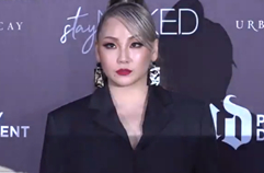 [S영상] CL 손키스 작렬 & 에즈라 밀러 풍요의 댄스