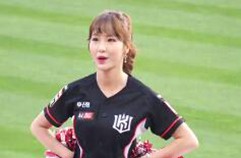 그리운 야구장.. 유주흔 치어리더 직캠 KT위즈 KBO