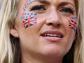 잉글랜드 미녀 팬 ‘잉글랜드 국기 새기고’