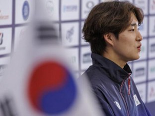 “기죽지 않고 열심히 했다” 김우민, 스콧·판잔러와 예선 맞대결→자유형 400m 결승행