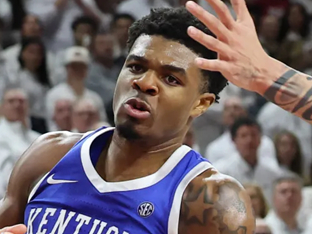 7m-오웨의 24점 활약으로 켄터키, 15위 아칸소 원정에서 85-77 승리