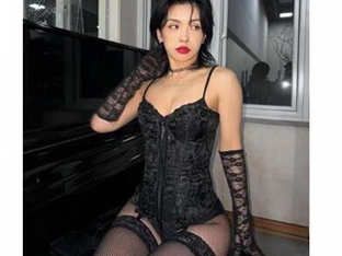 아이키, 가터벨트+망사 스타킹 ‘역대급 매운맛’ 변신