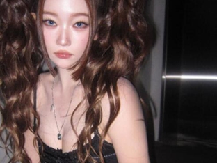 빌리 츠키, 란제리+가터벨트 스타일링…압도적 무드