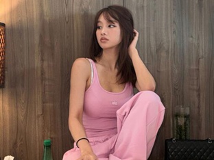 키스오브라이프 나띠, 러블리+섹시 핑크 무드