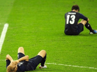 '요시다 자책골' 일본, 이탈리아에 3-4 패배
