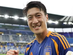 7m-1년 7개월 만에 부활한 '경인 더비'... 친정과 마주한 이청용-문선민, 묘한 신구 대결