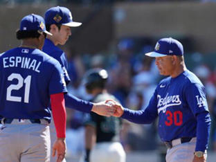 7M- LA 다저스, '로봇 심판' 챌린지 성공률 21%…ABS 적응 실패에 비상