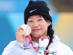7m-김윤지, 한국 선수 첫 개인전 메달 4개 수확... '올림픽·패럴림픽 통틀어' 새 역사