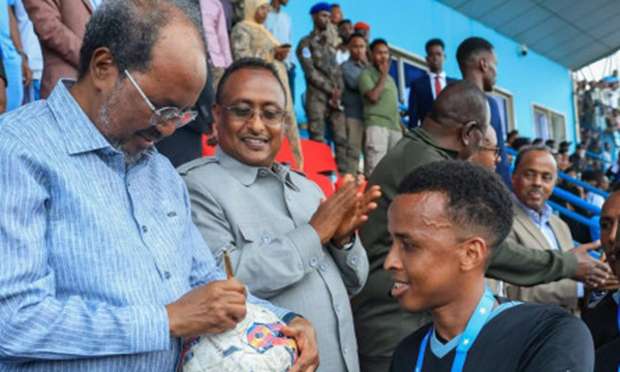 7m-소말리아 대통령, 월드컵 진출 심판 오마르 아르탄에게 축하 메시지