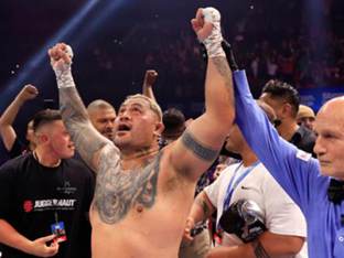 7M- UFC 레전드 마크 헌트, 여성 살해 협박 혐의로 호주 체포…법정 출석