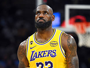 7m-41세 ‘킹’ 르브론, 은퇴 기로에 섰다…“시즌 후 은퇴 가능성도 열어둬”